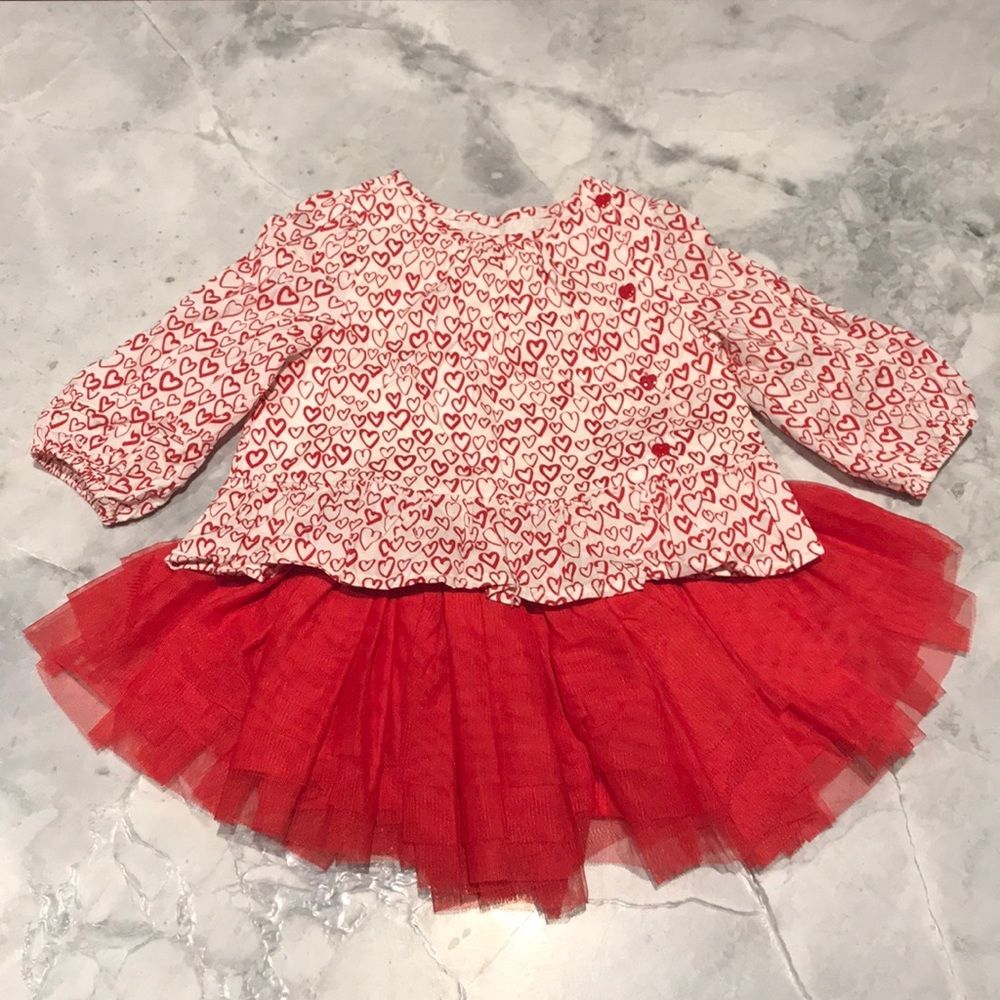 Adorable heart outfit 6-12 months
